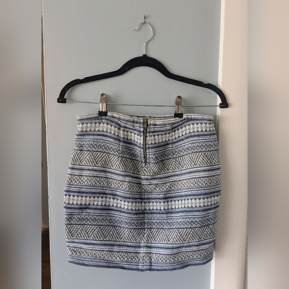 H&M Blue and White Patterned Mini Skirt - Picture 2 of 3